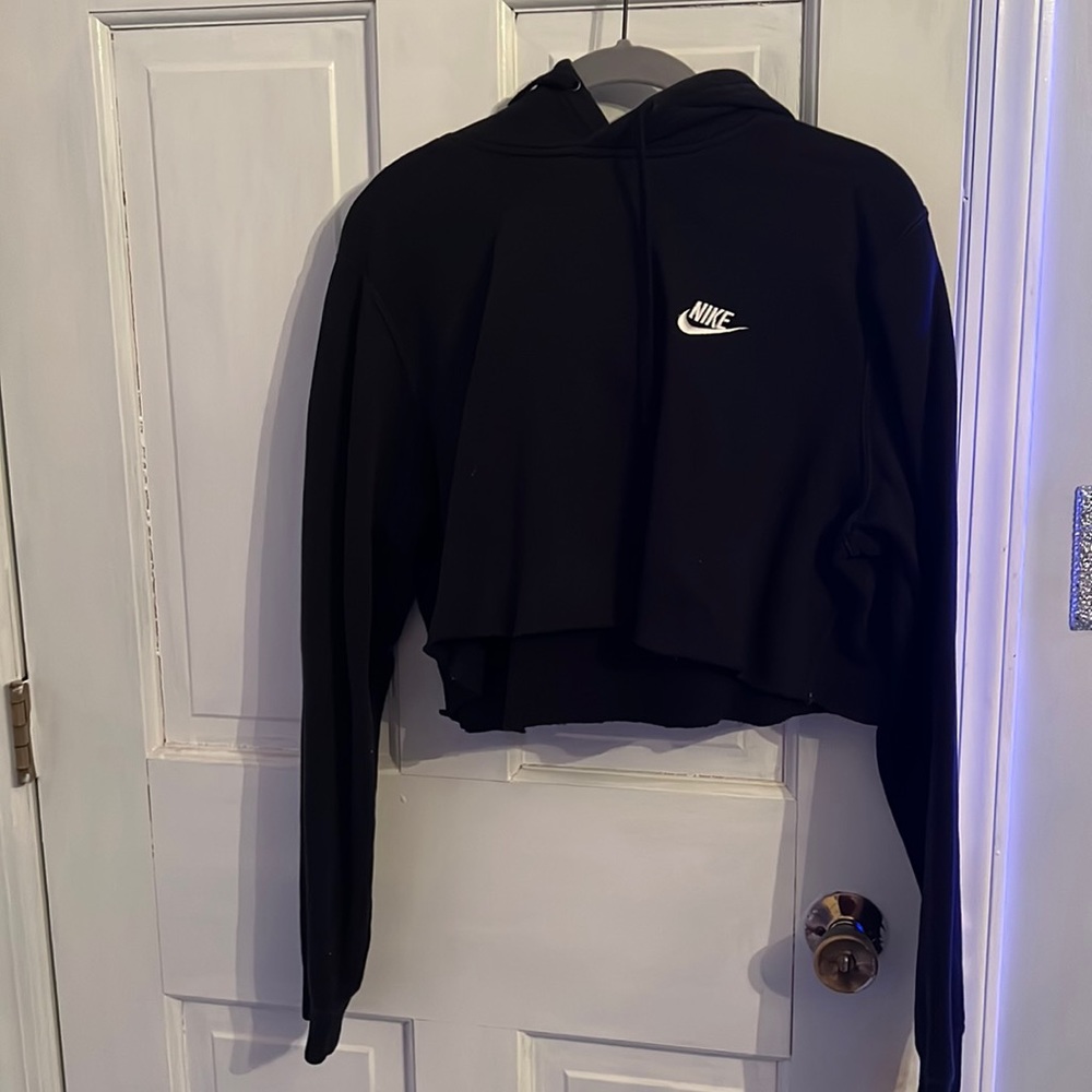 Cropped Nike hoodie!